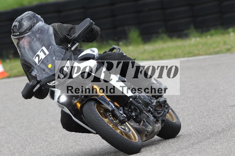 Archiv-2025/10 23.04.2025 Cornu Master School ADR/rot-rouge/21